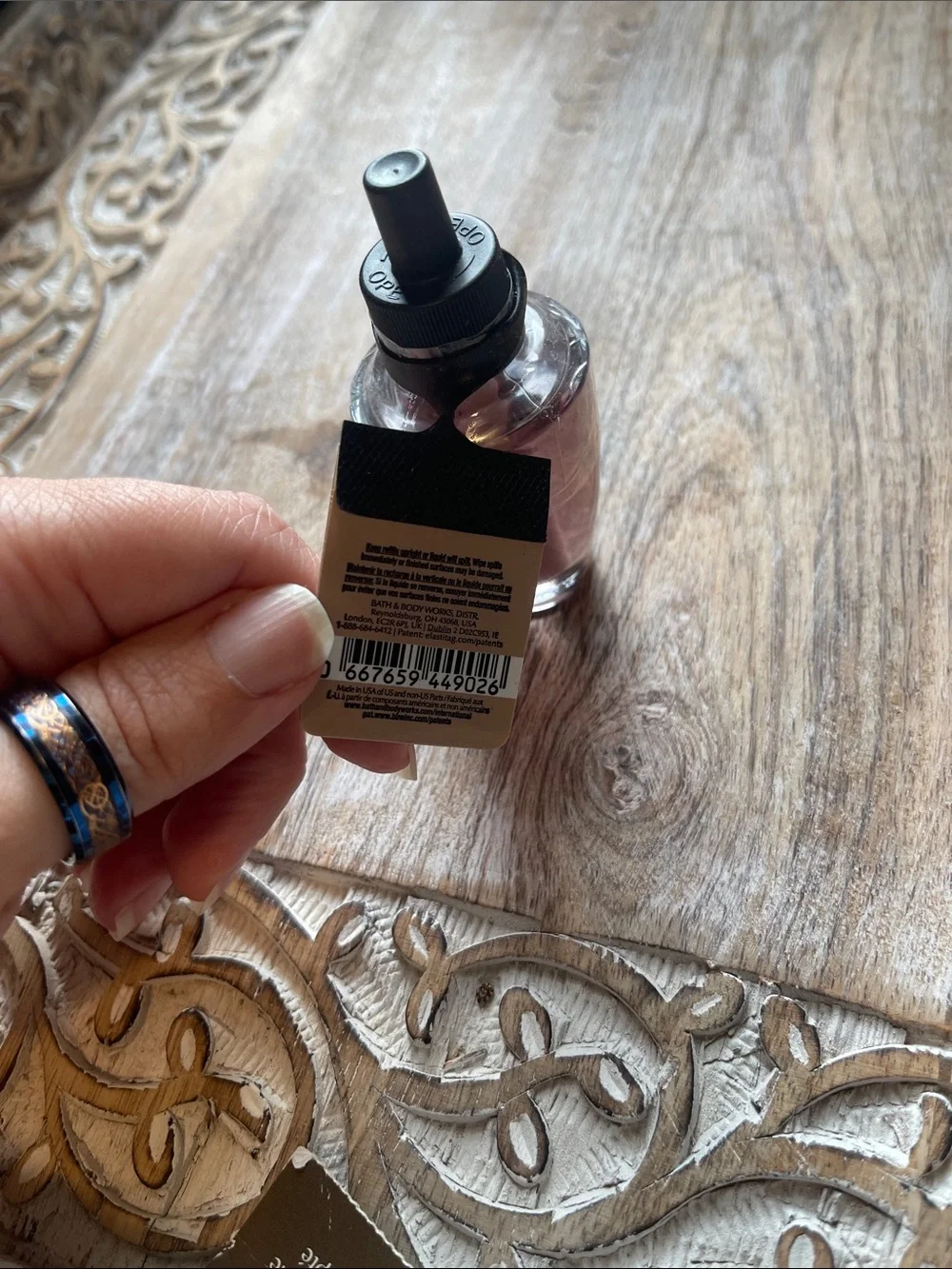 Bath & Body Works Wallflowers Refill A Quiet Escape - Beige & Black